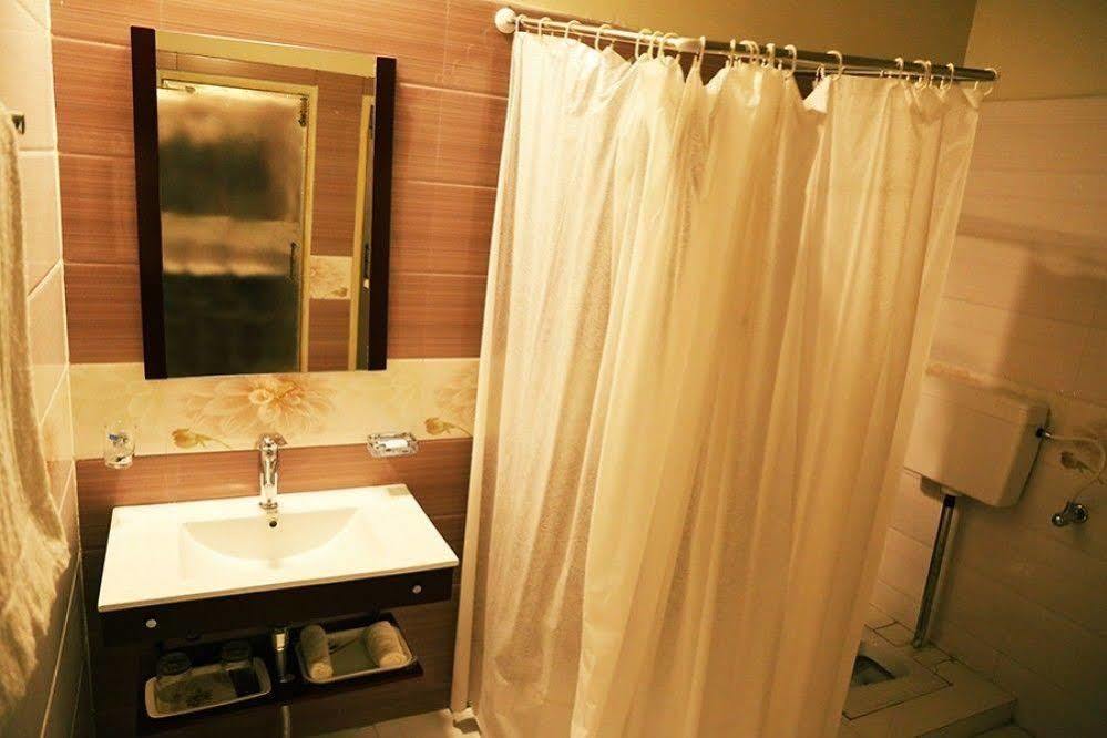 Hotel Marco Polo לאהור מראה חיצוני תמונה