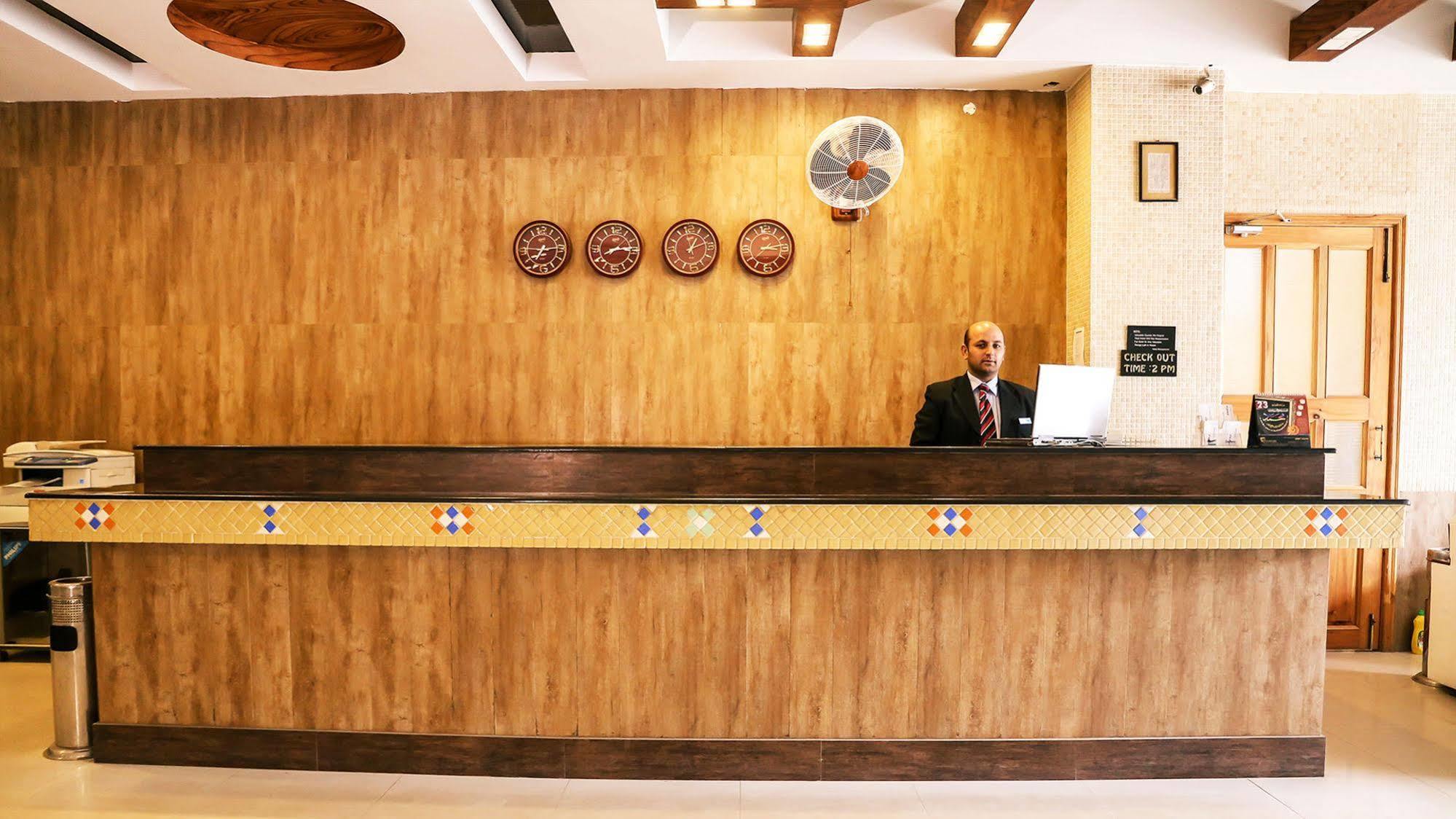 Hotel Marco Polo לאהור מראה חיצוני תמונה
